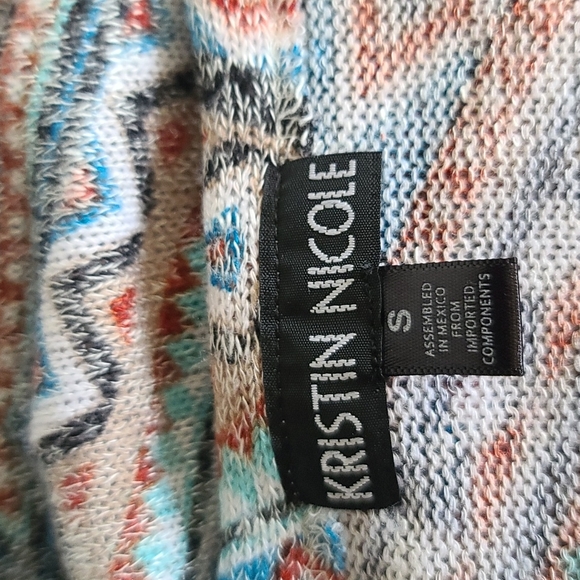 3/$15🌼Kristen Nicole Brand Southwest Print Sweater Shirt sz Small - Picture 4 of 7